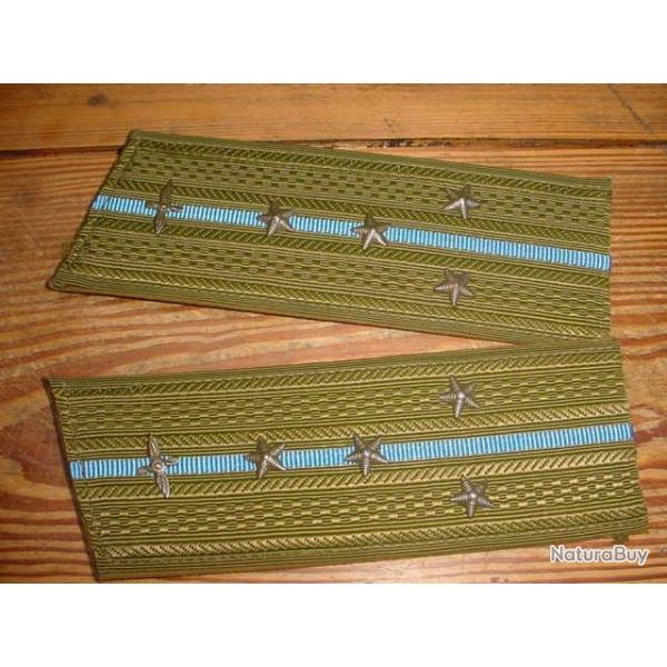 Rare �paulettes sovi�tique de capitaine d'aviation.