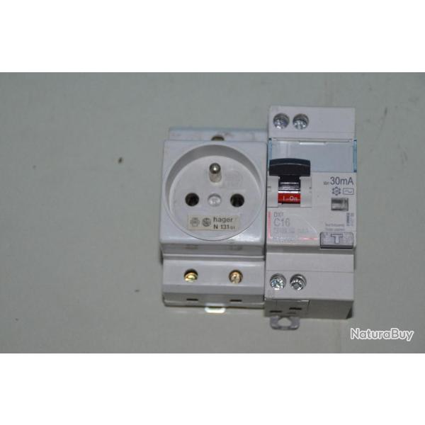 1 disjoncteurs C16 et 1 prise modulaire