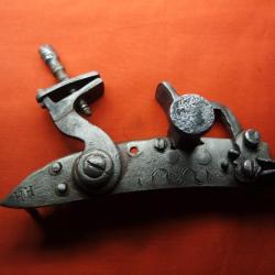 PL28..Platine &agrave; Chenapan fonctionnel 18&egrave;m