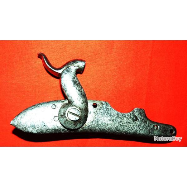 Platine  Pr� 19�   peu �tre reconvertie en silex )PL22     ( Livr� par Happy post 11�)