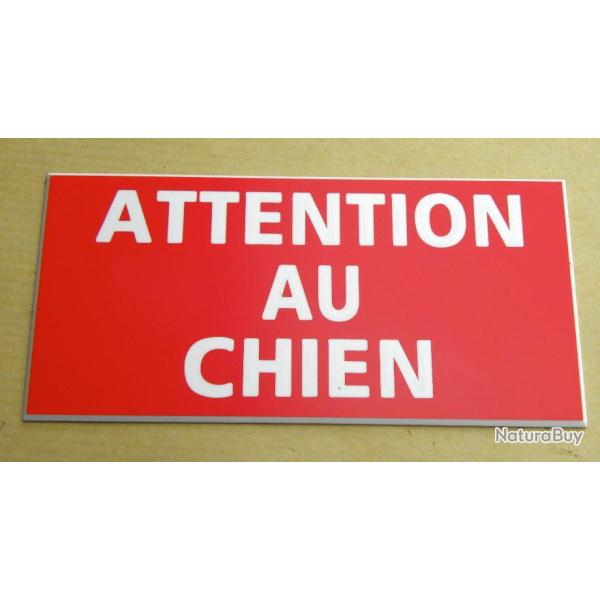 panneau "adh�sif ATTENTION AU CHIEN" dimensions 98 x 200 mm fond rouge