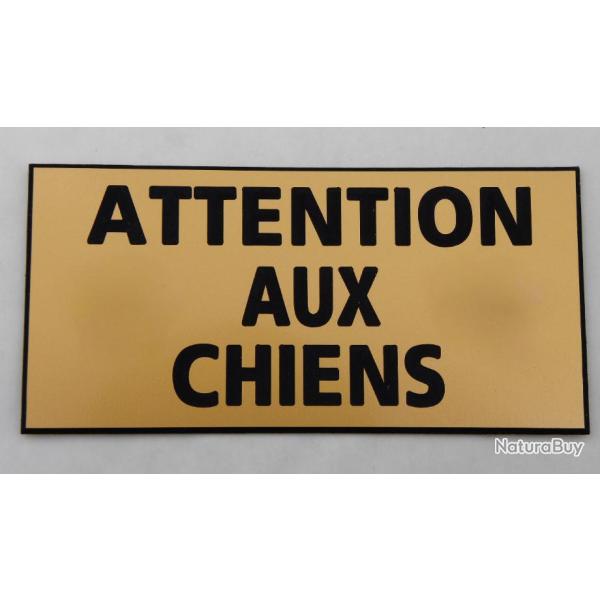 Plaque adh�sive "ATTENTION AUX CHIENS " dimensions 48 x 100 mm fond OR