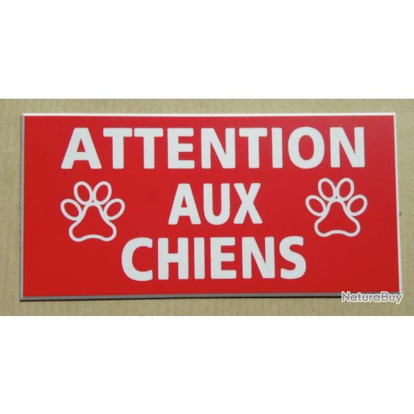 Plaque adh�sive "ATTENTION AUX CHIENS " format 48 x 100 mm fond  ROUGE