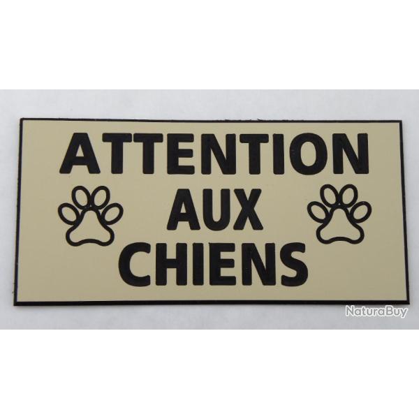 panneau adh�sif "ATTENTION AUX CHIENS" format 98 x 200 mm fond ivoire