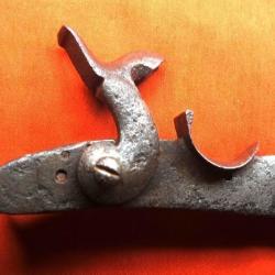 Platine &agrave; silex transform&eacute;e  Pr&eacute; 19&egrave;; Pi&egrave;ces d&eacute;tach&eacute;es  sont int&eacute;ressantes SUPER PRIX   PL 53