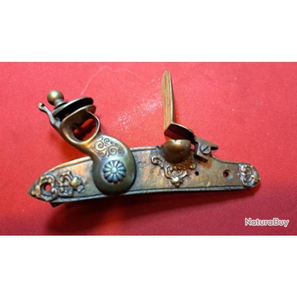 PL88 Platine  silex, laiton et bronze  restaurer   20 (model unique)  ( Livr par Happy post 11)