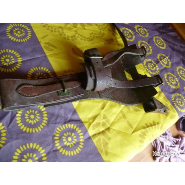 + CUIR PORTE PIOCHE ?