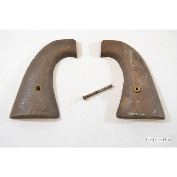 Plaquettes de revolver � identifier, fabrication artisanale