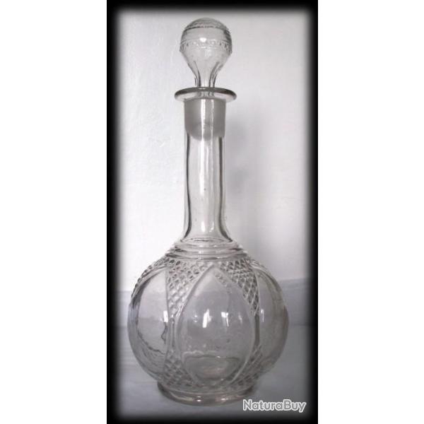 Ancienne carafe en verre souffl� Art D�co-Objet de collection-Objet de vitrine-Art de la table