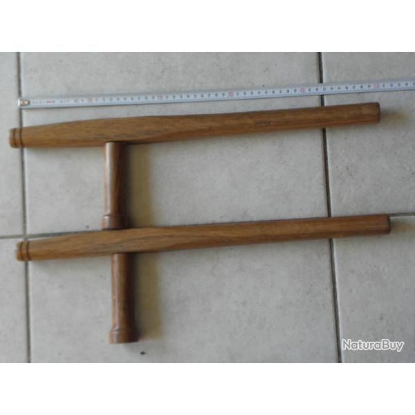 paire vintage tonfa en bois dur signe