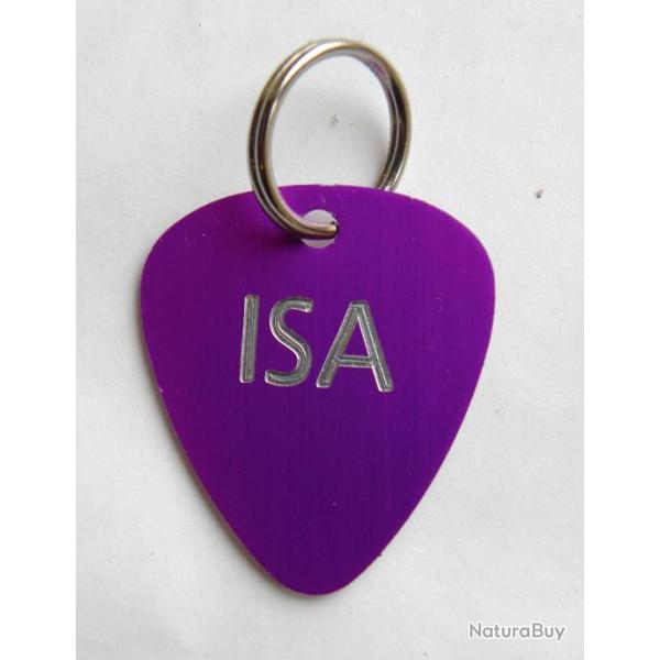 MEDAILLE GRAV�E CHIEN CHAT forme de mediator VIOLET guitare GRAVURE offerte