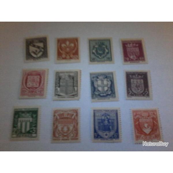 SERIE COMPLETE n 526- 537 de 1941 avec traces de charnires