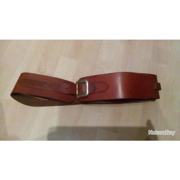 Ceinture holster cuir marque Brauer bros Co,12 passant cartouches en cuir epais Longeur total 100cm