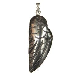 Pendentif aile d'ange en h&eacute;matite