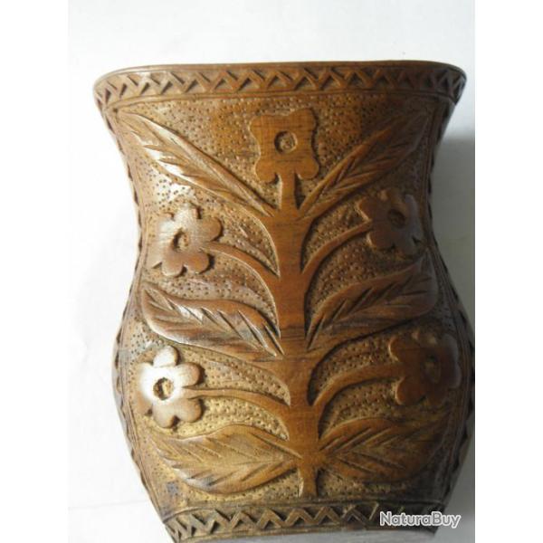 vintage  petit vase rustique en bois