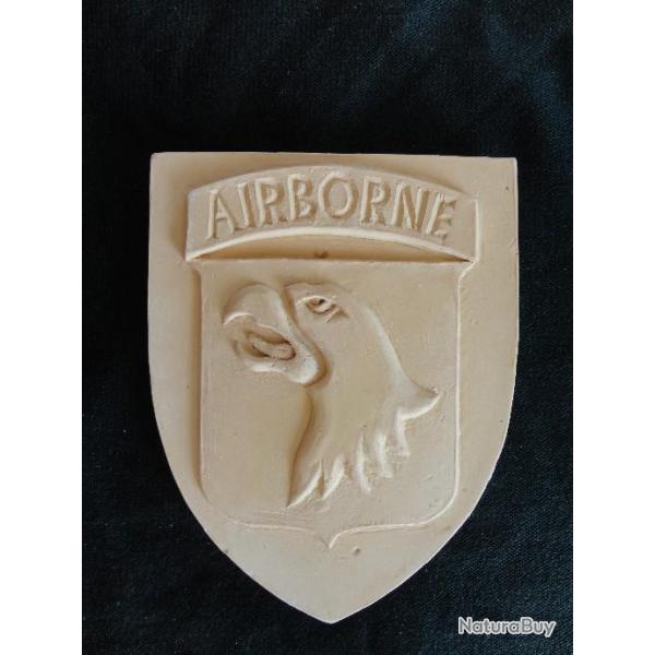 Blason 101�me Airborne - Couleur terre cuite - avec accroche