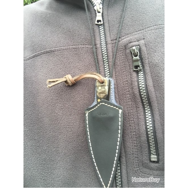 Couteau de chasse Damas fait  la main -   Peut se porter en tour de cou avec gaine (4)