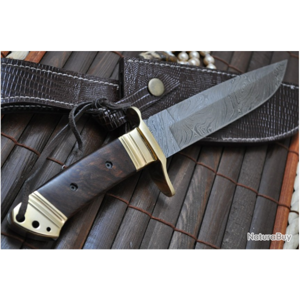 Couteau de chasse Bowie � lame fixe  avec gaine