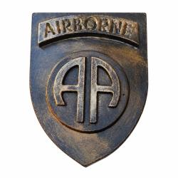 Blason Artisanal repr&eacute;sentant l'embl&egrave;me de la 82&deg; Airborne  ( Finition bronze )