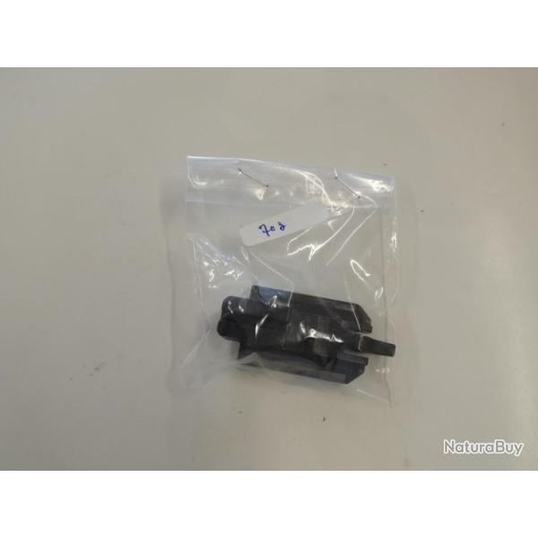 FR 703 PIECE DE CULASSE