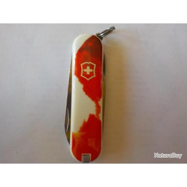 Couteau Victorinox rouge et blanc