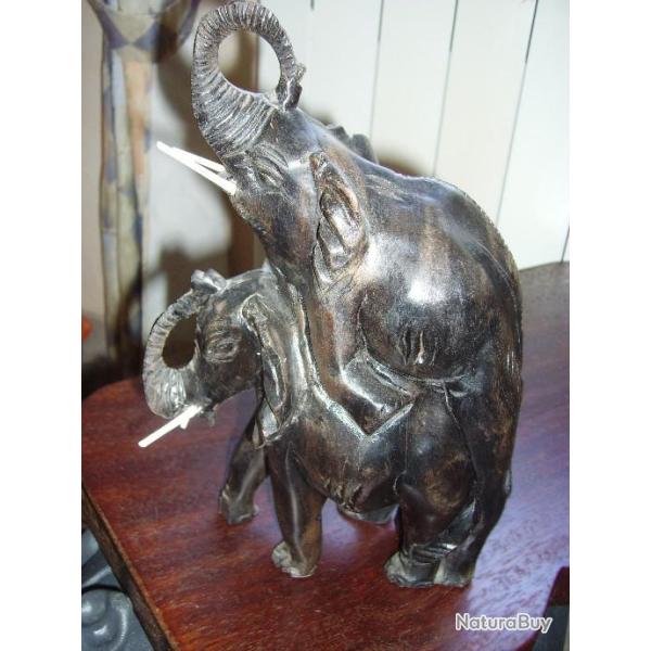 �l�phants africain en bois d'�b�ne