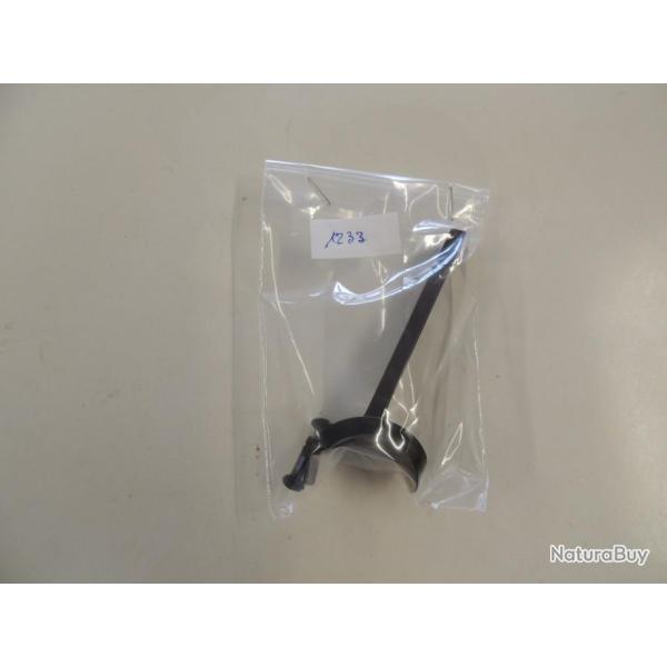 BA 1233 PARTIE ACIER DU DEVANT+VIS