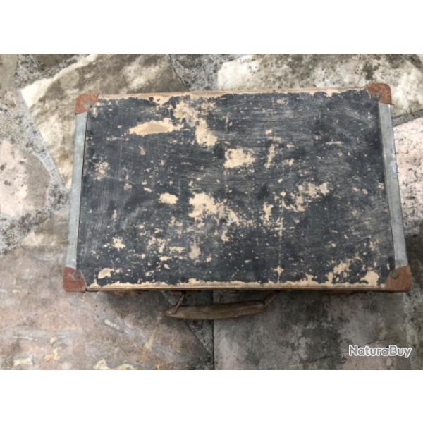 Vends ou �change contre militaria original WW2 : tr�s vieille caisse de chasse !