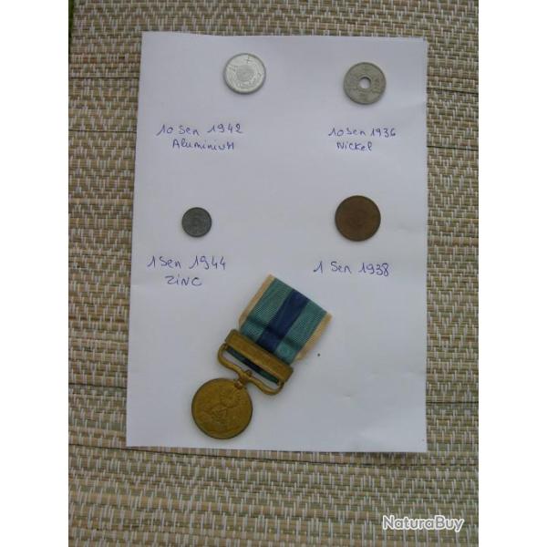 Lot  Empire du Japon : Quatre pi�ces WW2  et une M�daille militaire. guerre 1904-1905 .