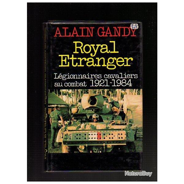 lot L�gion .Royal Etranger. L�gionnaires cavaliers au combat + r�giment de marche de la l�gion bergo