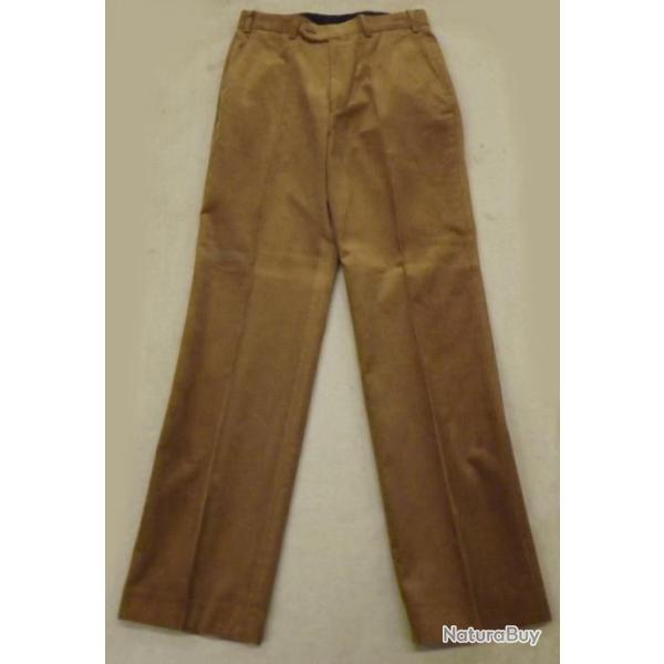 Pantalon velours Sankt Hubrtus taille 38