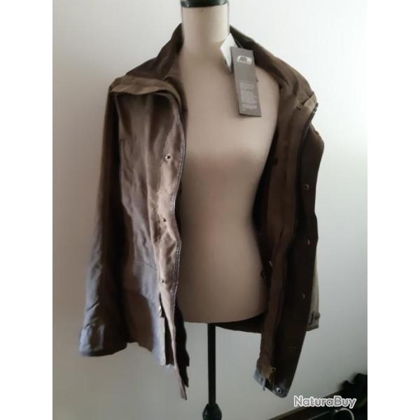 TRES BELLE VESTE DE CHASSE