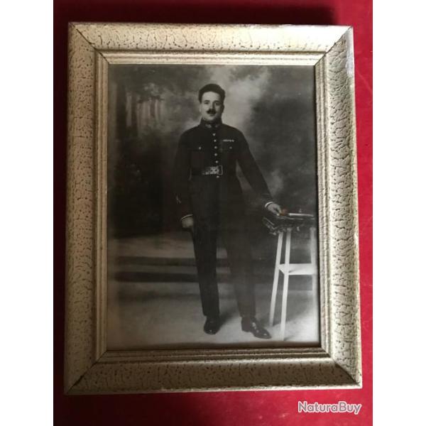 sous-officier coloniale sous-verre col saxe pose studio