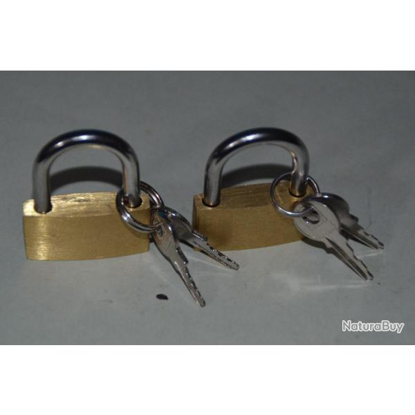 Lot de 2 cadenas centrouvrant memes cl