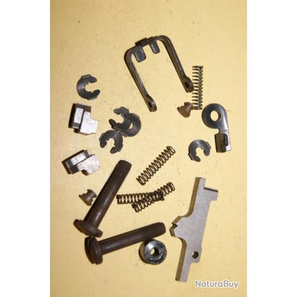 lot de pi�ces de fusil MOSSBERG 495T -  (s8x95)