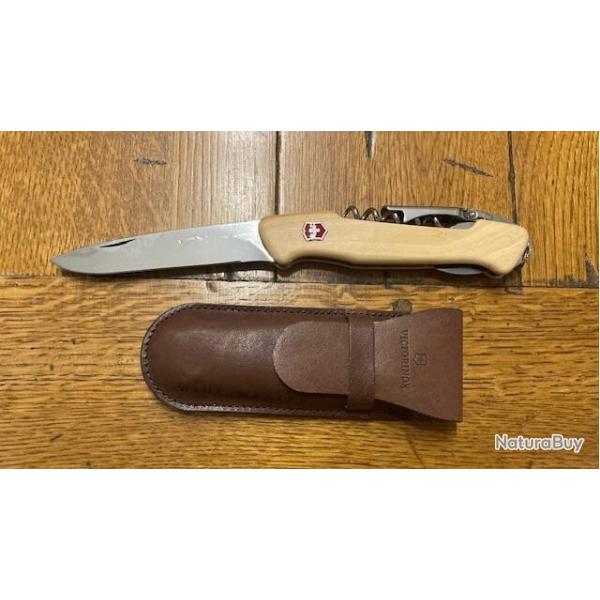 Sommelier Victorinox manche bois d'olivier 0.9701.64