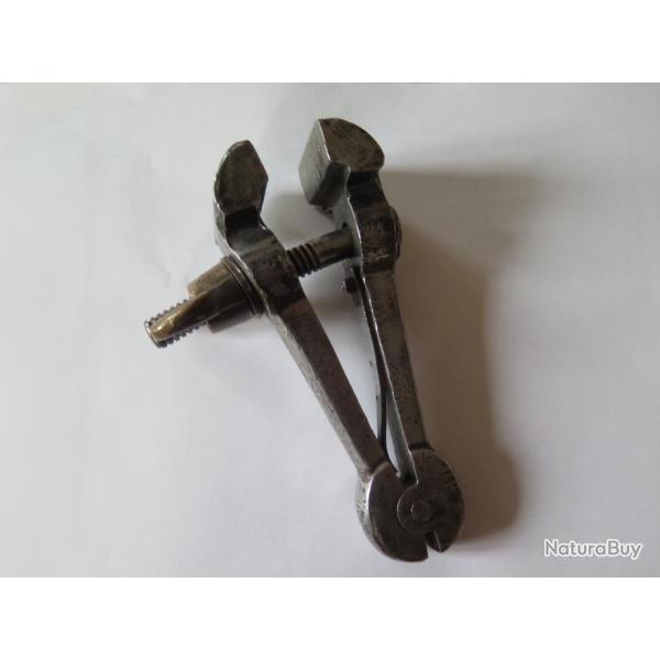 ETAU D ARMURIER EN ACIER