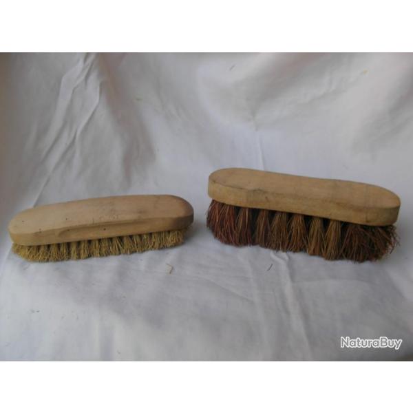 WW1/2 2 BROSSES DIFF�RENTES LAVE-PONTS CHIENDENTS MILITAIRES MARQU�ES A IDENTIFIER