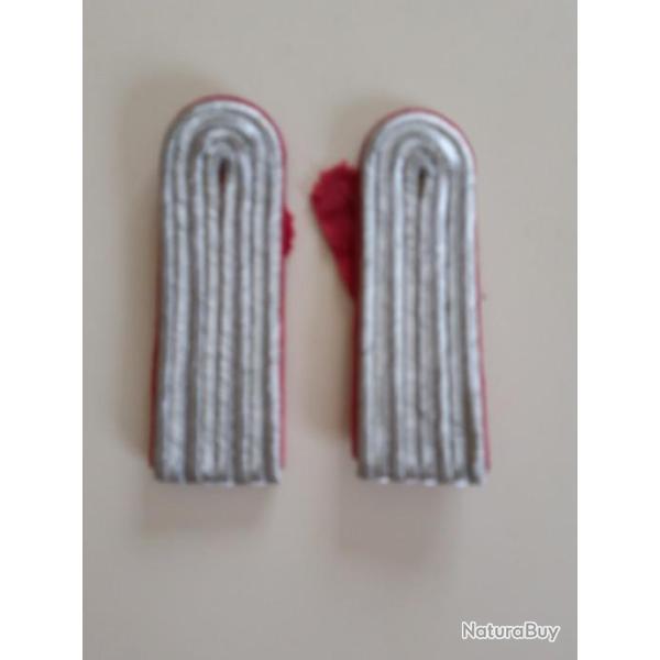 PAIRE DE PATTES D'EPAULE D'OFFICIER DES FORCES BLINDEES DE LA NVA