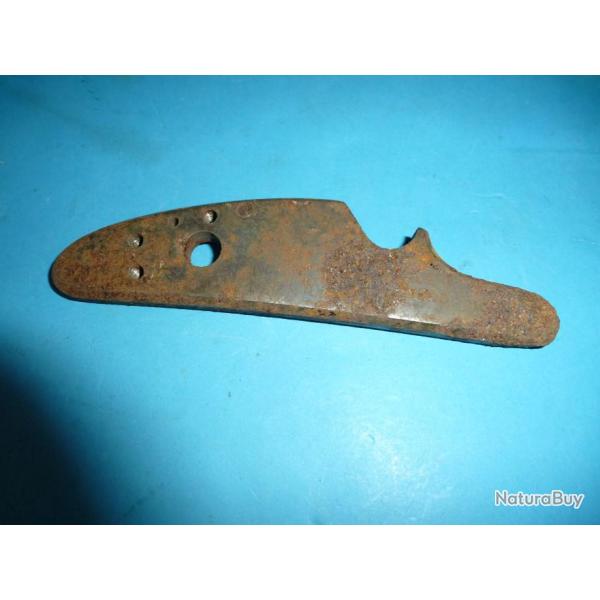 PLATINE ?   LONGUEUR 138 mm .EPAISSEUR 8mm