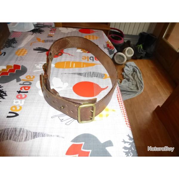 CEINTURON D OFFICIER AVEC MARQUAGE FABRICANT A L  ENCRE ILLISIBLE