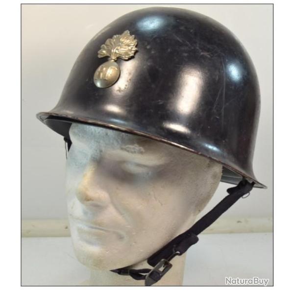 Ancien casque mod�le 51 Gendarmerie D�partementale, complet avec jugulaire et sous-casque