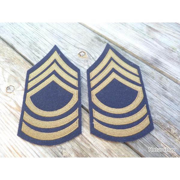 PAIRE D'INSIGNES EN TISSU DE MASTER SERGEANT,CHEVRONS OLIVE