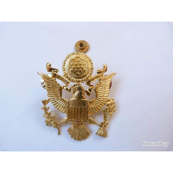 INSIGNE METAL DE CASQUETTE US,MODELE OFFICIER.