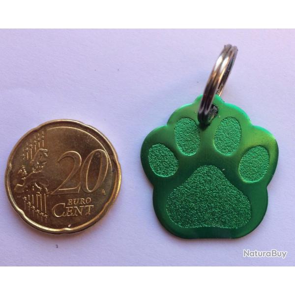MEDAILLE Grav�e chien verte "patte" petit mod�le gravure, personnalisation offerte