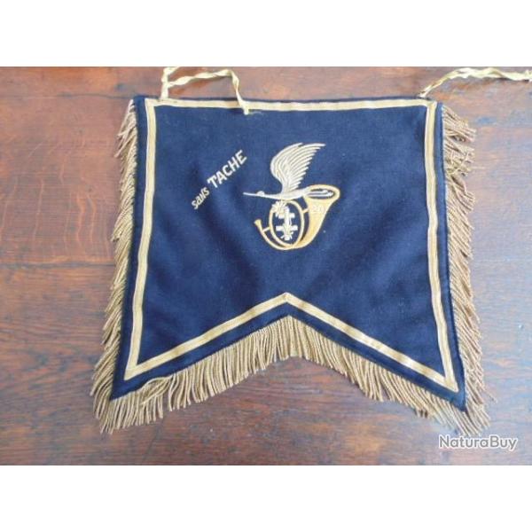 Fanion 20� bataillon chasseur alpin 1940 1950 "sans tache" �tendard flamme trompe de chasse clairon