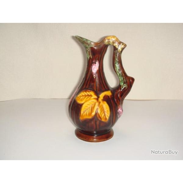 pichet sign�e vallauris hauteur 20 cm