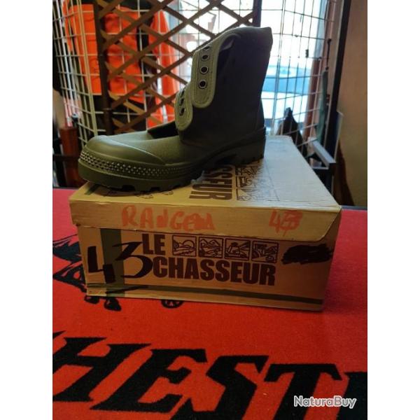 Chaussures de marche type patogas Taille 43 Semelle kaki