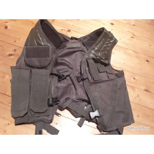 Gilet de combat tactique utiliser a l'arm�e