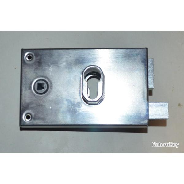 Une Serrure en applique � cylindre Europ�en  Metalux pour grille , portail cabane chasse , p�che